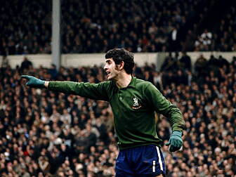 Chelsea goalkeeping legend Pet...